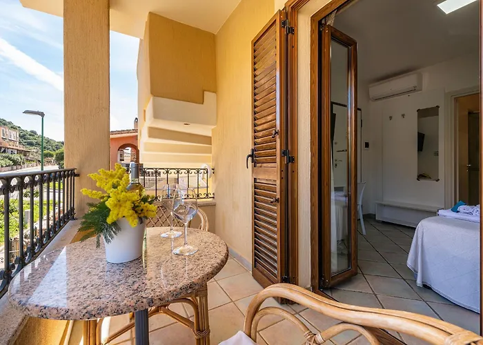 Couette-café Simius Bay 3*