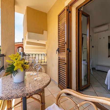 Bed & Breakfast Simius Bay *